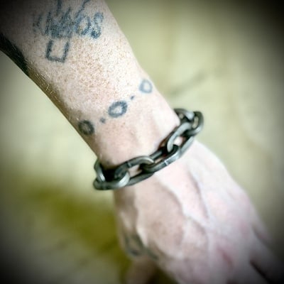 Biggie-Sized Hard-Chain wristband