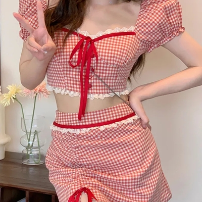 2pcs red plaid crop top + mini skirt  - Thumbnail 2