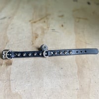 1-row short british studs lil’ d-ring wristband - Thumbnail 9