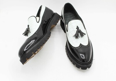 Unique Black Patent and White Crocodile Contrast Tassel Loafers Men Wingtip Dress Shoes