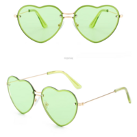 LOVE HEART SUNGLASSES - Thumbnail 5