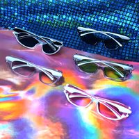 Y2K SUNGLASSES - Thumbnail 4