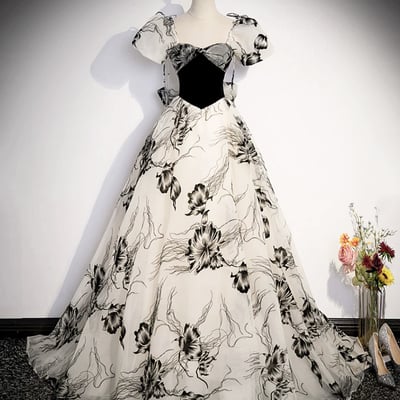 Beautiful black print a-line princess dresses with bow  - Thumbnail 3