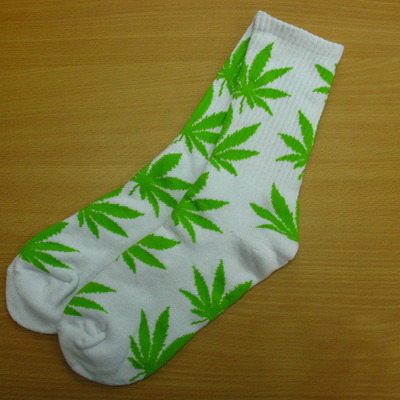 Weed marijuana pattern crew socks white/parrot green - Thumbnail 3