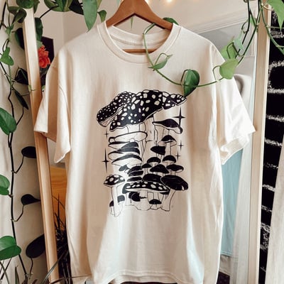 Mushroom ink tee