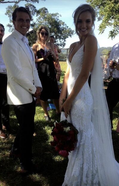 Elegant Mermaid Sleeveless Lace Wedding Dress Bridal Gown