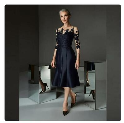 Gorgeous Prussian Blue Knee Length Mother of the Bride Dresses Lace with Three Quarter Sleeves Applique Wedding Party Gowns