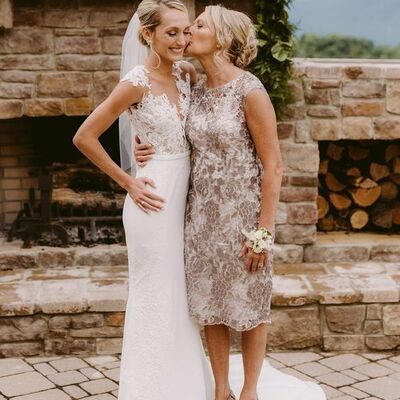 Lace tea-length mother of the bride /groom dress