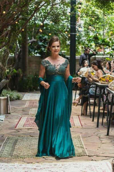 Dark Green Mother of the Bride Dresses For Wedding Scoop Neck Lace Applique Capped Sleeves Evening Party Prom Gowns