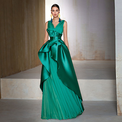 Elegant green mother of the bride /groom dresses v neck sleeveless a-line wedding party gowns pleat floor-length robe de soirée femme