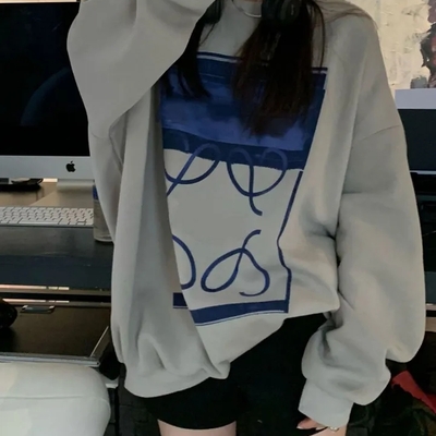 Grey vintage graphic hoodie  - Thumbnail 3