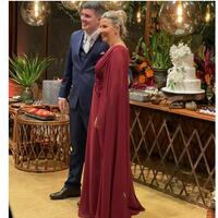 Vintage Long Burgundy Beaded V-Neck Mother of the Bride/Groom  Dresses A-Line Chiffon Tea Length Side Slit Wedding Guest Dress - Thumbnail 1