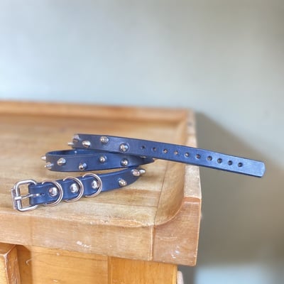 Staggered 1-row short british stud belt (3 d-rings)