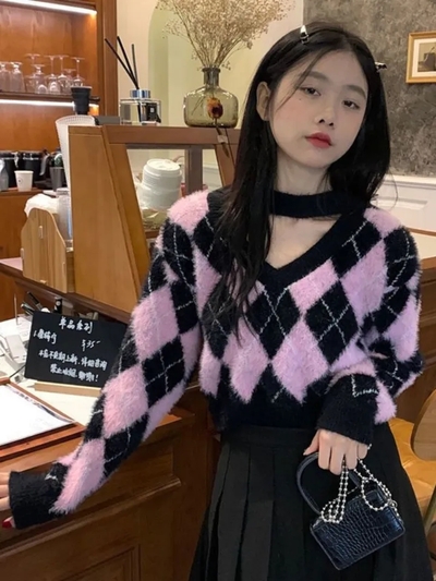 Black & Pink Lattice V Neck Sweater 