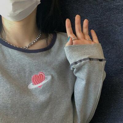 High waist heart embroidery gray t shirt - Thumbnail 2