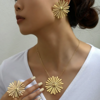 Gold Plated Flower 3 Pieces Jewelry Set - Thumbnail 1