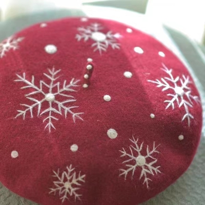 Christmas berets,snowflake pattern berets, wool felt hats,burgundy woolen berets,