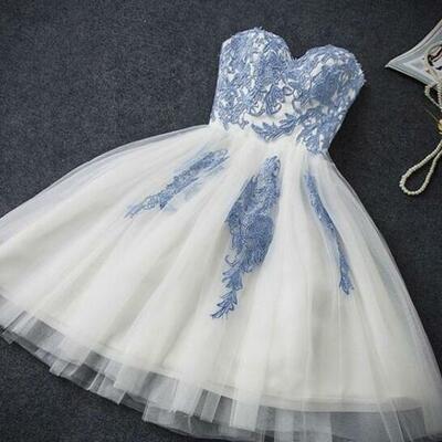 Sweetheart sleeveless a line short homecoming dresses with lace