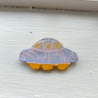 Ufo clay pin