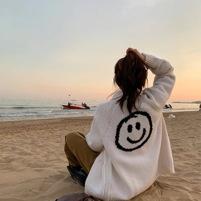 Smiley face loose zipper sweater 