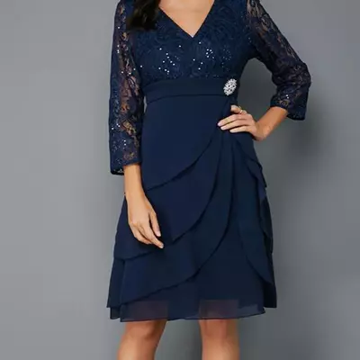 Stunning navy blue short mother of the bride/groom dresses lace top with sleeves v neck wedding party gowns tiered skirt