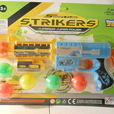Strikers ball game shooter toy action loadable toy shoots upto 3o ft. vintage