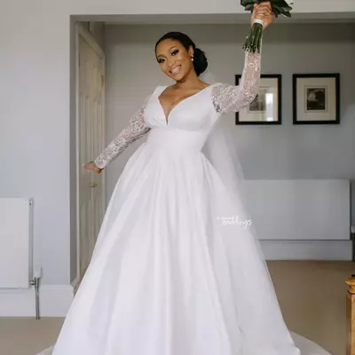 Simple plus size wedding dresses sheer deep v neck bridal gowns backless lace long sleeves a line sweep train satin vestido de novia