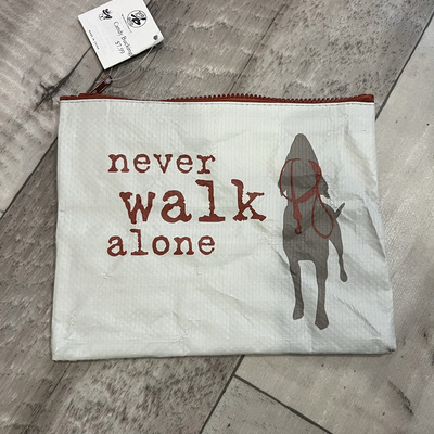 Zipper pouch - never walk alone