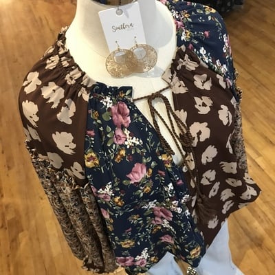 Plus floral blouse