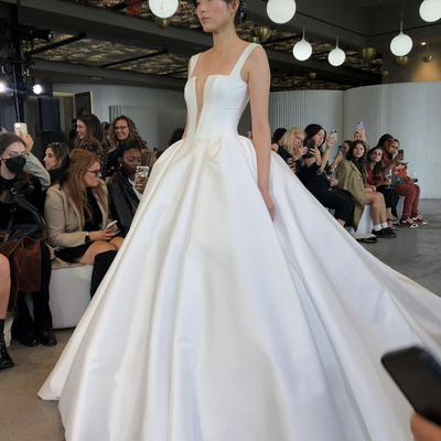 2024 design wedding dresses with square neck