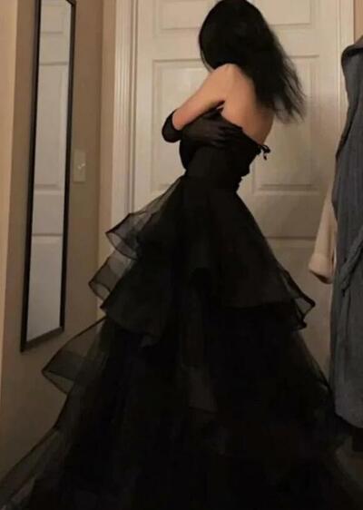 Sweetheart A Line Black Rufflue Long Evening Dresses