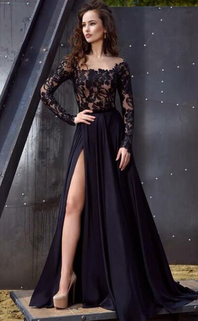 Elegant Square A Line Lace and Satin Sweep Train Evening Dress with Appliques，1656