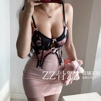 Sexy printed playful bow hottie lace cutout midriff-baring short halter top with beautiful back - Thumbnail 5