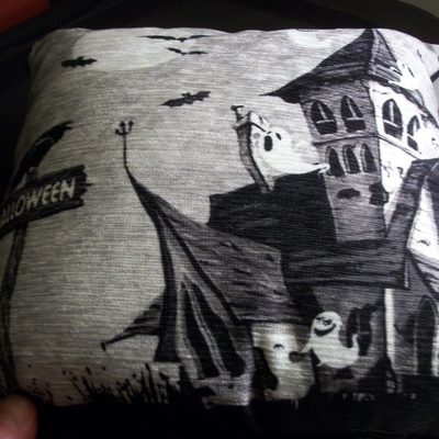 Spooky haunted house ghost halloween throw pillow super rare!