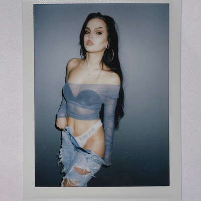 Casual andrasta polaroids