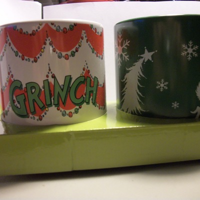 Very rare dr seuss the grinch 11oz ceramic coffee mug set of two (2) gift set christmas kitchen