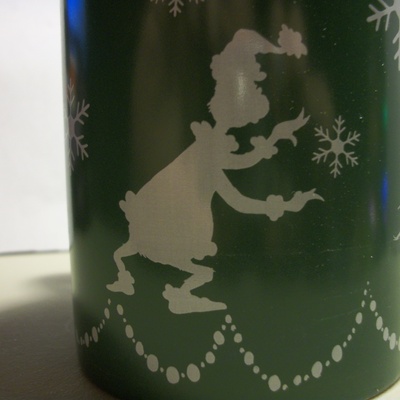 Very rare dr seuss the grinch 11oz ceramic green and white coffee mug christmas kitchen