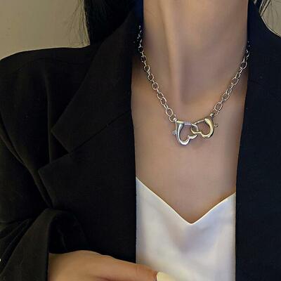 Heart necklace choker