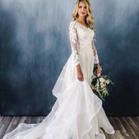 2023 Modest A Line Wedding Dresses With Long Sleeves Scoop Neck Lace Appliques Flowers Bridal Gowns,980 - Thumbnail 1