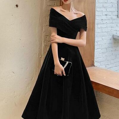 Elegant off shoulder black velvet lace-up prom dresses