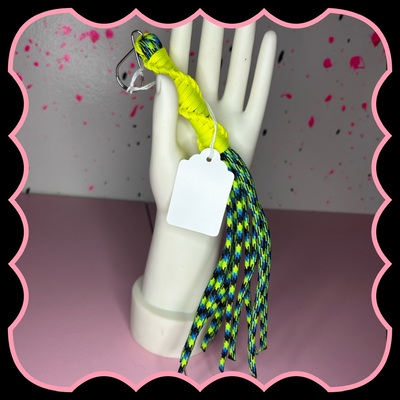 Venomous  paracord flogger keychain