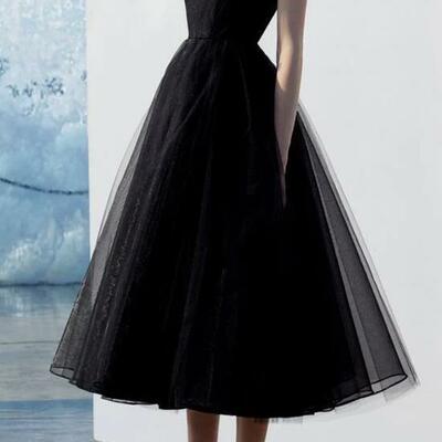 A line strapless black tulle prom dress - Thumbnail 4