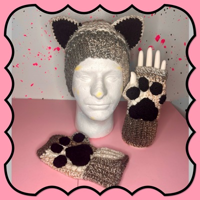 Crochet kitty beanie with matching mittens 