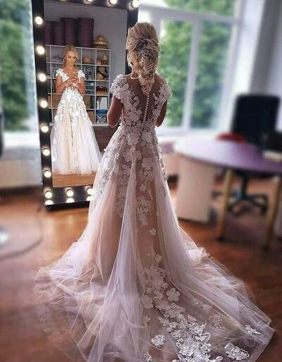 Mermaid Lace Applique Ivory Beach Wedding Dresses