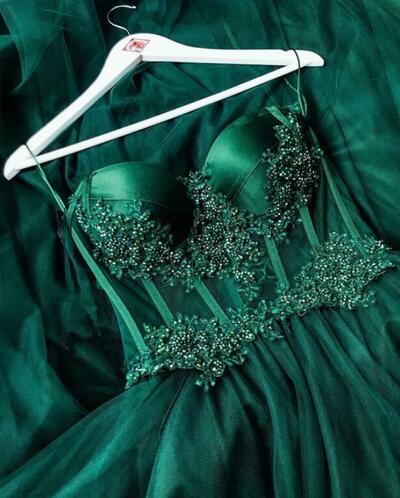 A Line Emerald Green Tulle Prom Dresses With Lace