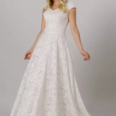 Vintage lace modest wedding dresses cap sleeves v neck buttons back lace lds bridal gowns country religious bride dress