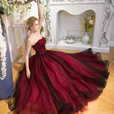 Black and red gothic a-line wedding dresses strapless sparkly bead non white vintage colorful wedding gowns