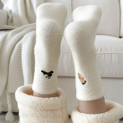 Rabbit / giraffe socks