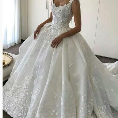 Ball gown ivory lace appliques wedding dresses