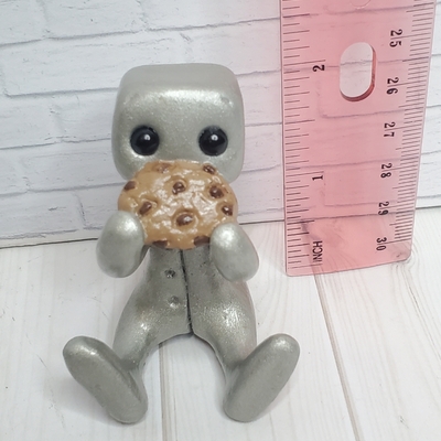 Cookie cutie resin robot